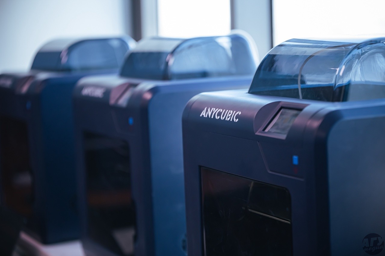 В лаборатории дизайна и прототипирования АГУ появились новые 3D-принтеры